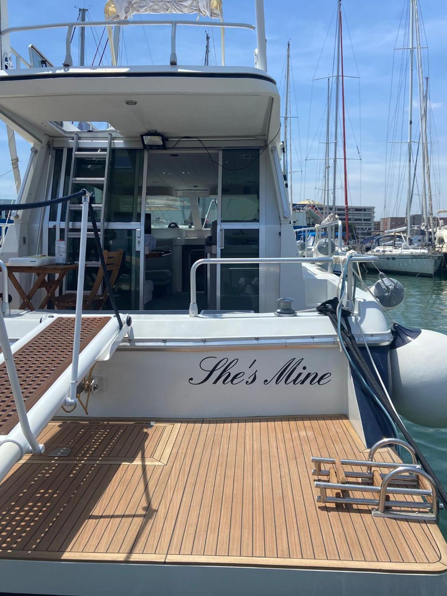 She'S Mine Yacht Hotel CTA Exterior photo